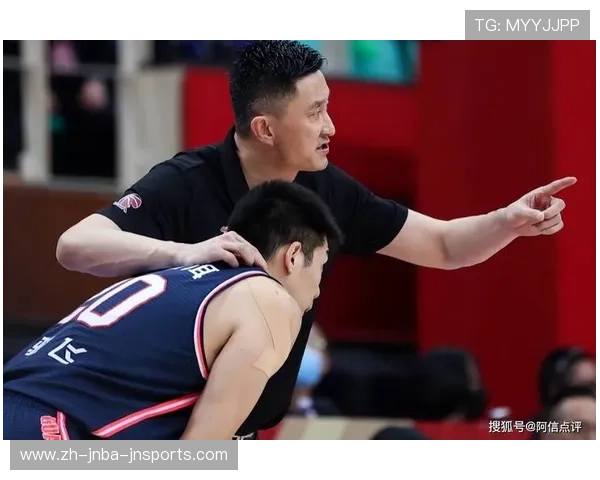 足球CBA双栖最佳球员评选结果与争议点评